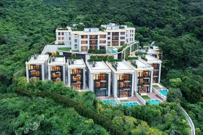 Siêu biệt thự độc bản 3.200m2 giữa lòng Hà Nội, phong cách lâu đài châu Âu